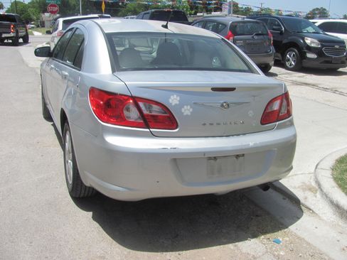 Used 2008 Chrysler Sebring LX Sedan FWD image 3