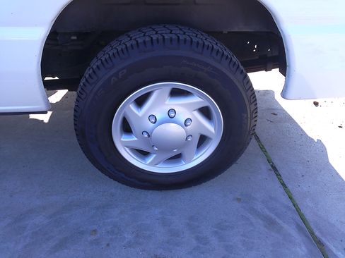 Used 2012 Ford E-150 and Econoline 150 image 27