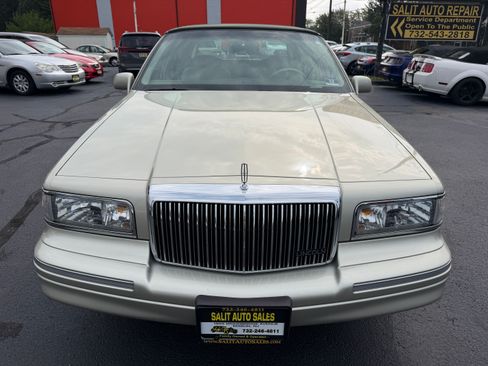 Used 1997 Lincoln Town Car Signature RWD image 43