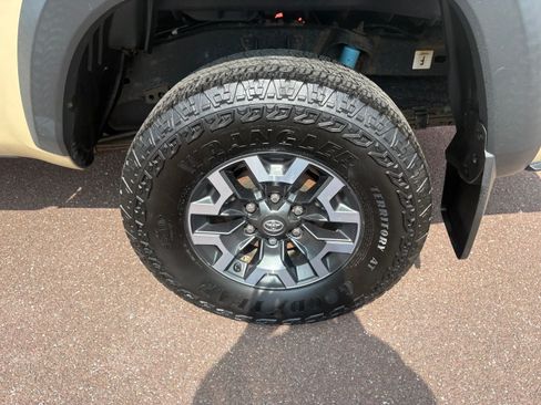 Used 2017 Toyota Tacoma 4x4 Access Cab image 23