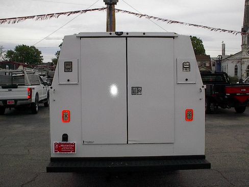 Used 2018 Chevrolet Express 3500 UNAVAIL RWD image 6