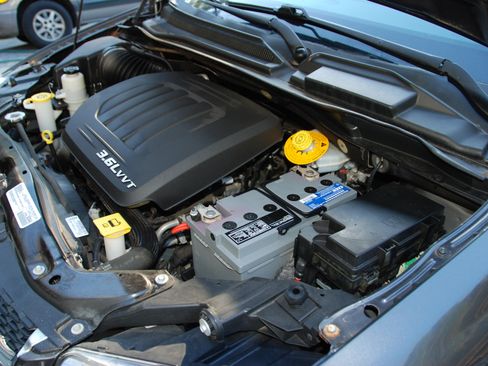 Used 2016 Dodge Grand Caravan image 8