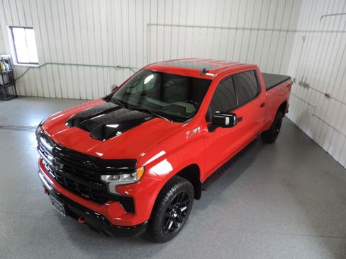 Used 2022 Chevrolet Silverado 1500 4x4 Crew Cab LT Trail Boss image 19