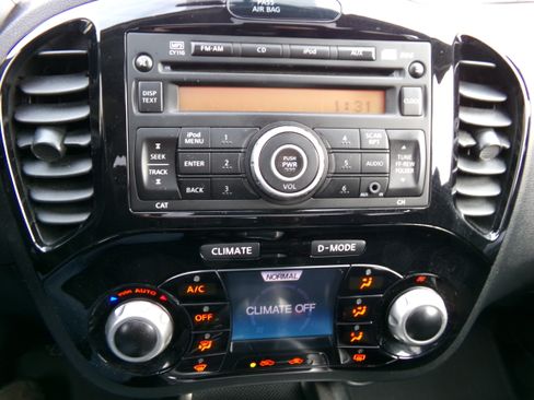 Used 2014 Nissan Juke SV image 17