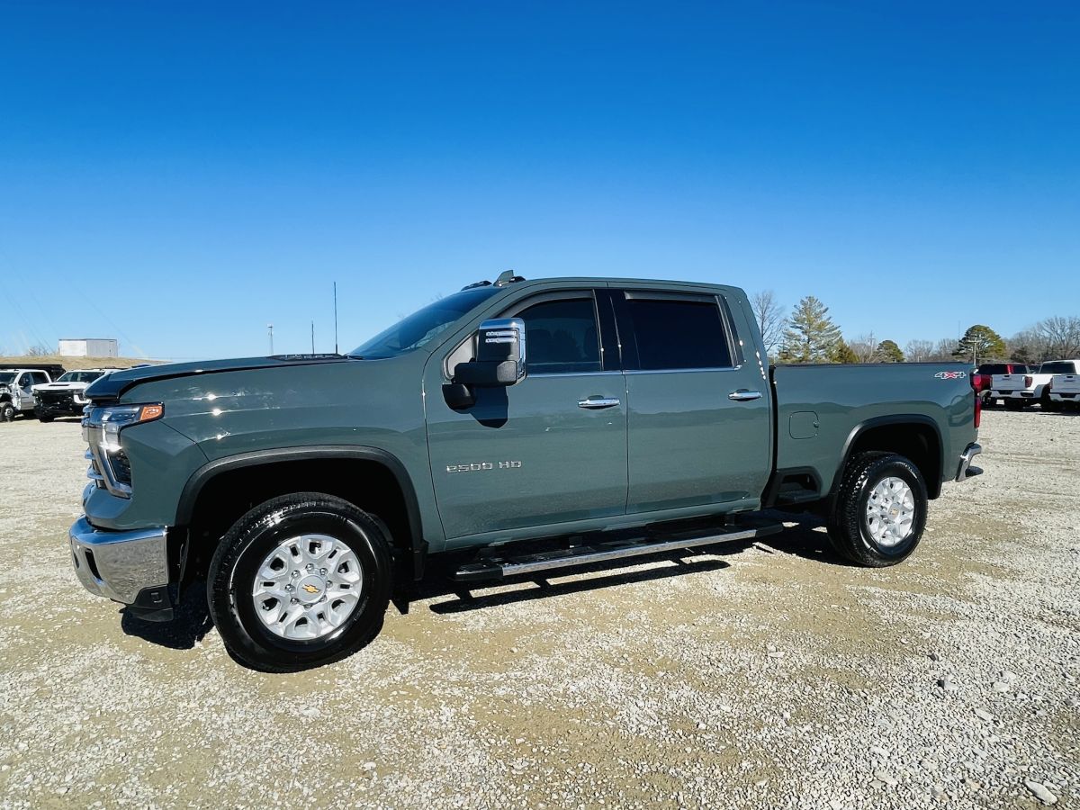Used 2026 Chevrolet Silverado 2500 LTZ AWD/4WD image 1
