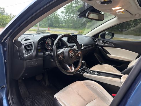 Used 2017 MAZDA MAZDA3 Grand Touring Hatchback FWD image 13