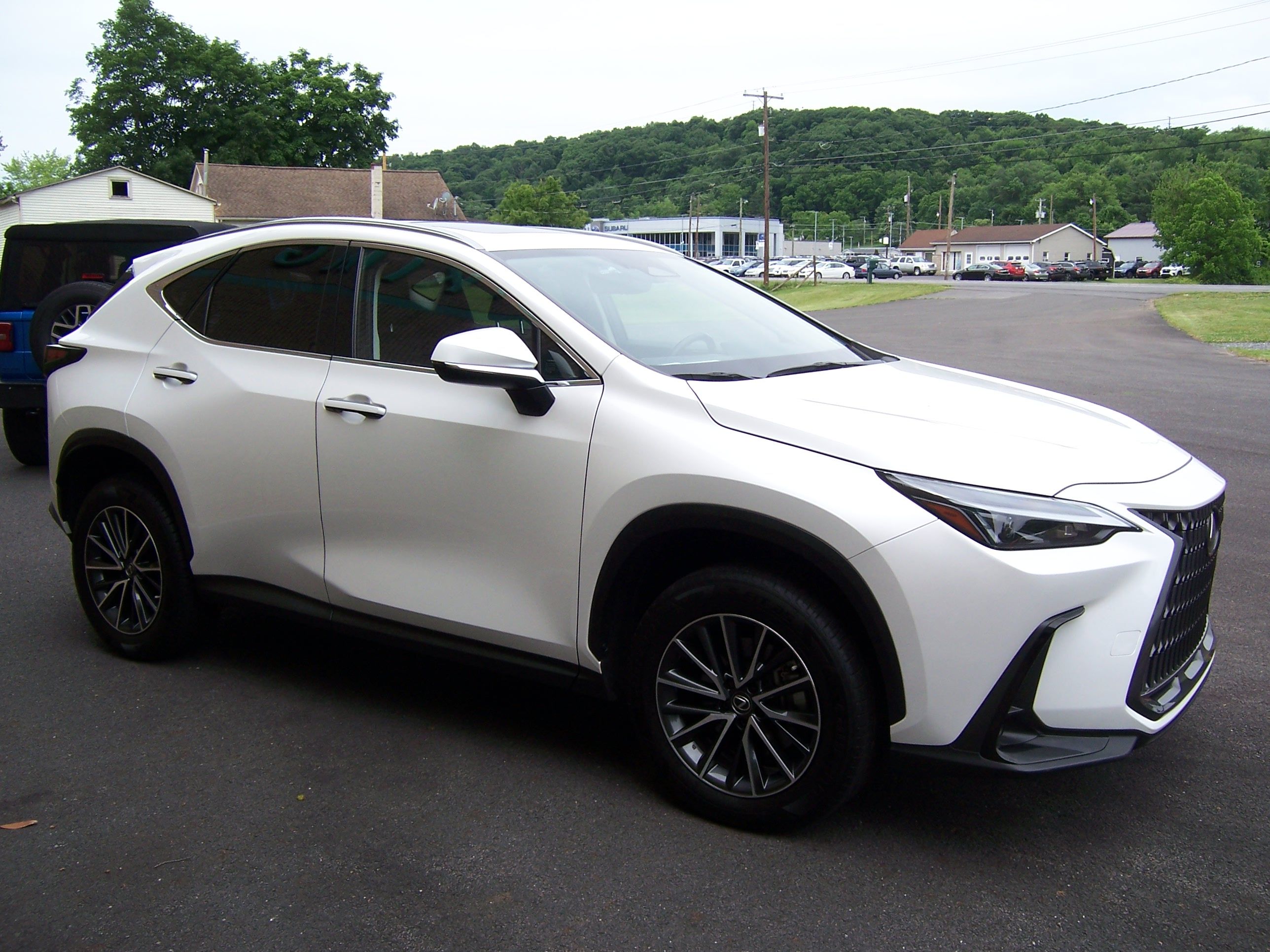 Used 2022 Lexus NX 350 AWD image 2