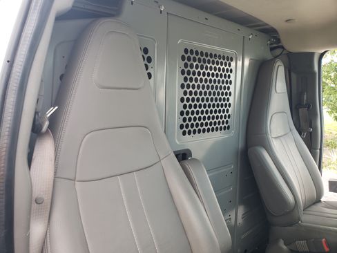 Used 2020 Chevrolet Express 2500 image 11