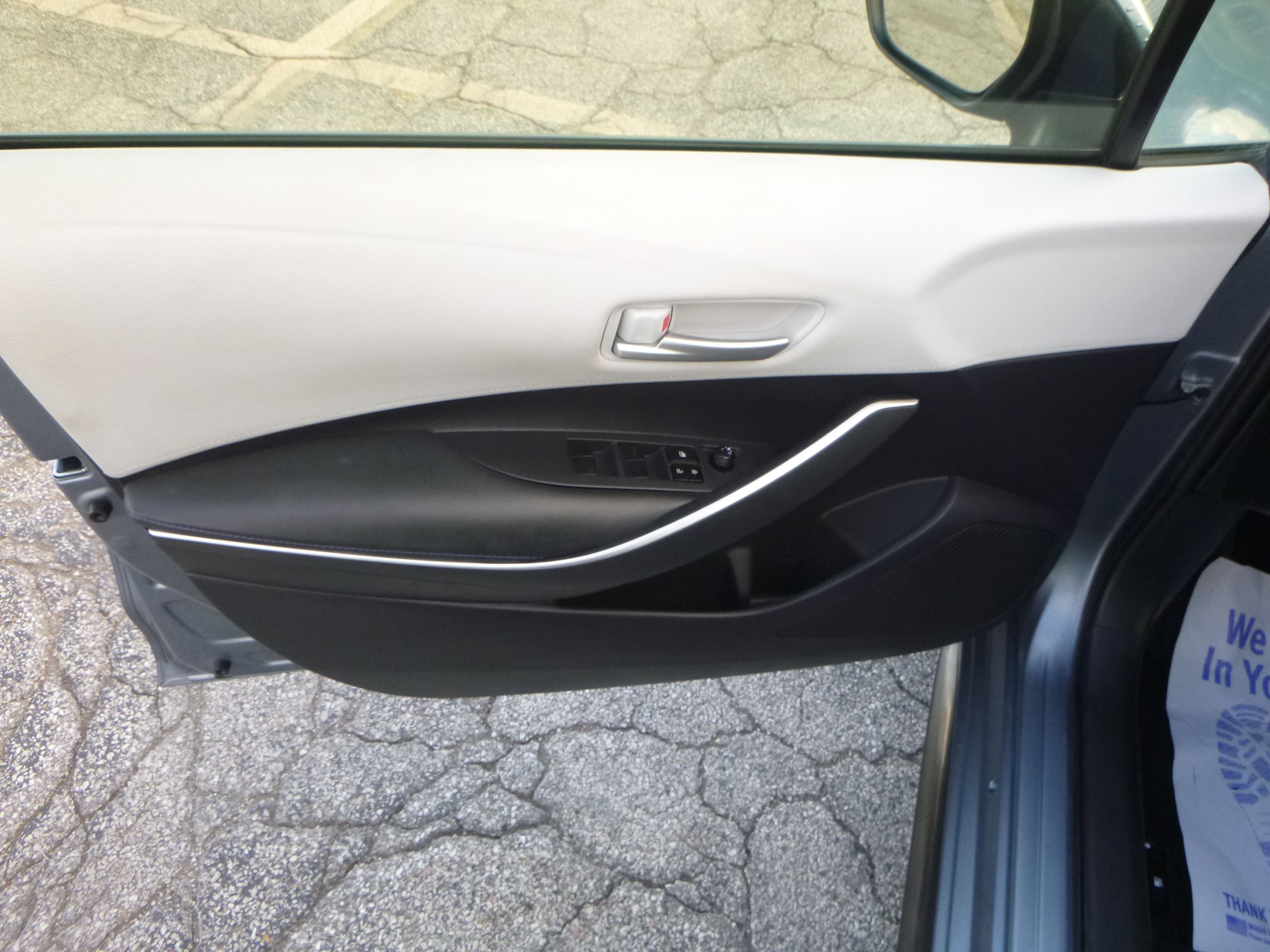 Used 2020 Toyota Corolla SE Sedan w/ Premium Package FWD image 15