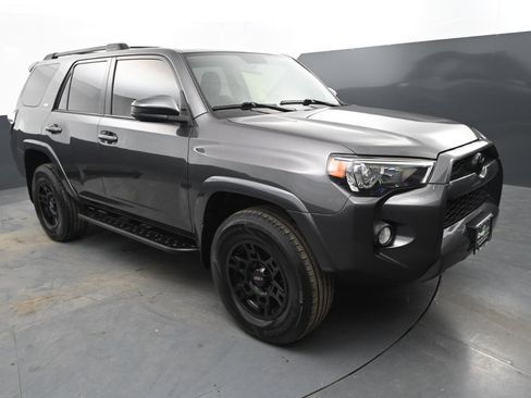 Used 2018 Toyota 4Runner SR5 image 7