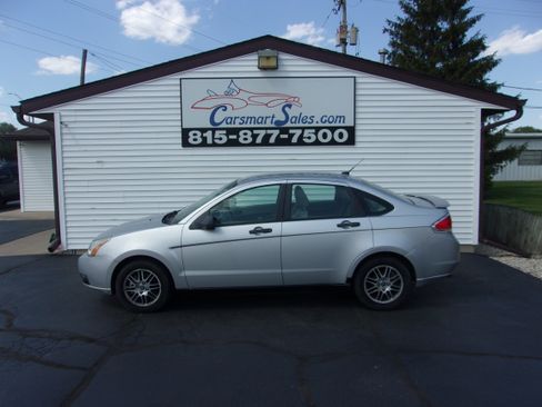 Used 2010 Ford Focus SE Sedan FWD image 1