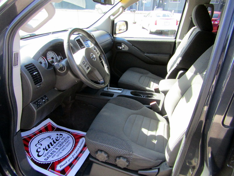 Used 2014 Nissan Frontier 4x4 Crew Cab PRO-4X image 17