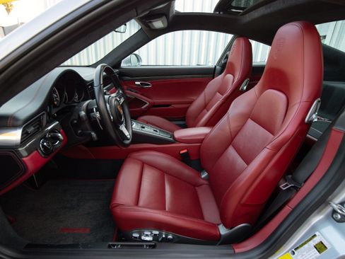 Used 2018 Porsche 911 Turbo S image 21