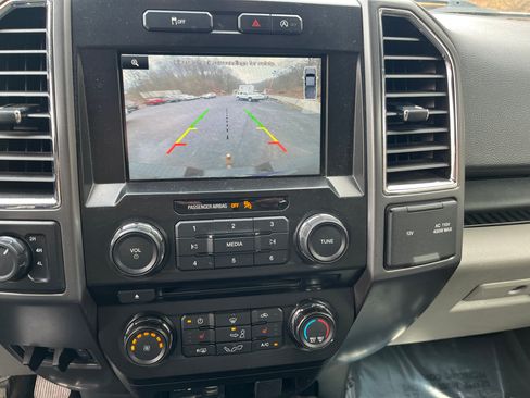 Used 2015 Ford F150 XLT image 11