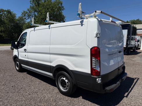 Used 2017 Ford Transit 150 130 Low Roof RWD image 3