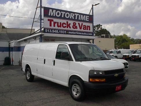 Used 2021 Chevrolet Express 3500 Extended RWD image 1