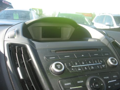 Used 2018 Ford Escape SE image 12