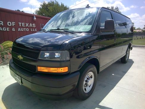 Used 2019 Chevrolet Express 2500 RWD image 26