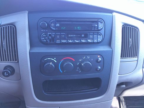 Used 2004 Dodge Ram 1500 Truck SLT image 15