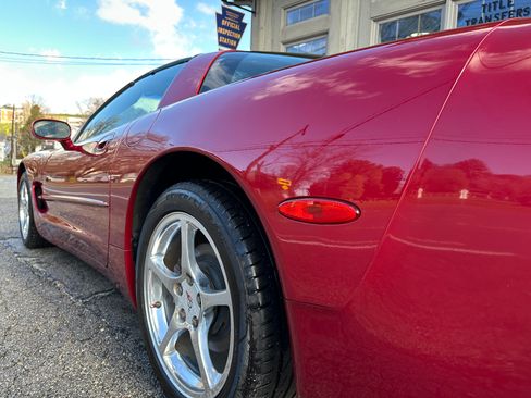 Used 2001 Chevrolet Corvette image 7