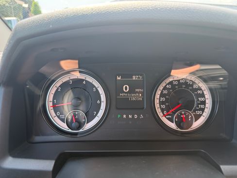 Used 2018 RAM 1500 2WD Crew Cab ST image 10