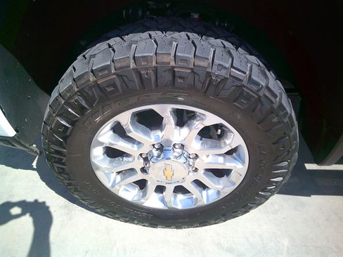 Used 2024 Chevrolet Silverado 2500 LTZ image 24