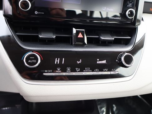 Used 2022 Toyota Corolla LE image 26