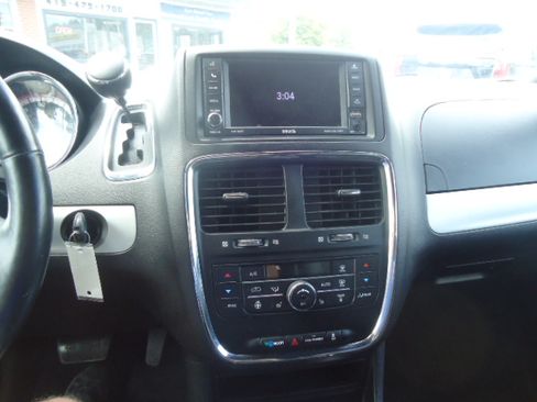 Used 2018 Dodge Grand Caravan GT FWD image 14