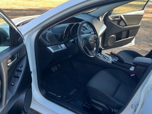 Used 2013 MAZDA MAZDA3 i Touring image 6