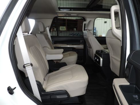 Used 2023 Ford Expedition Limited image 31