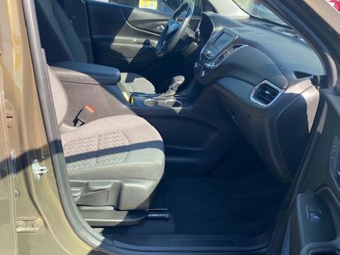 Used 2023 Chevrolet Equinox LT image 17
