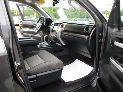 Used 2017 Toyota Tundra SR5 image 35