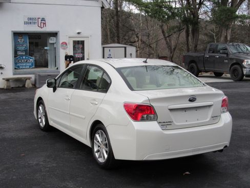 Used 2014 Subaru Impreza 2.0i Premium image 8