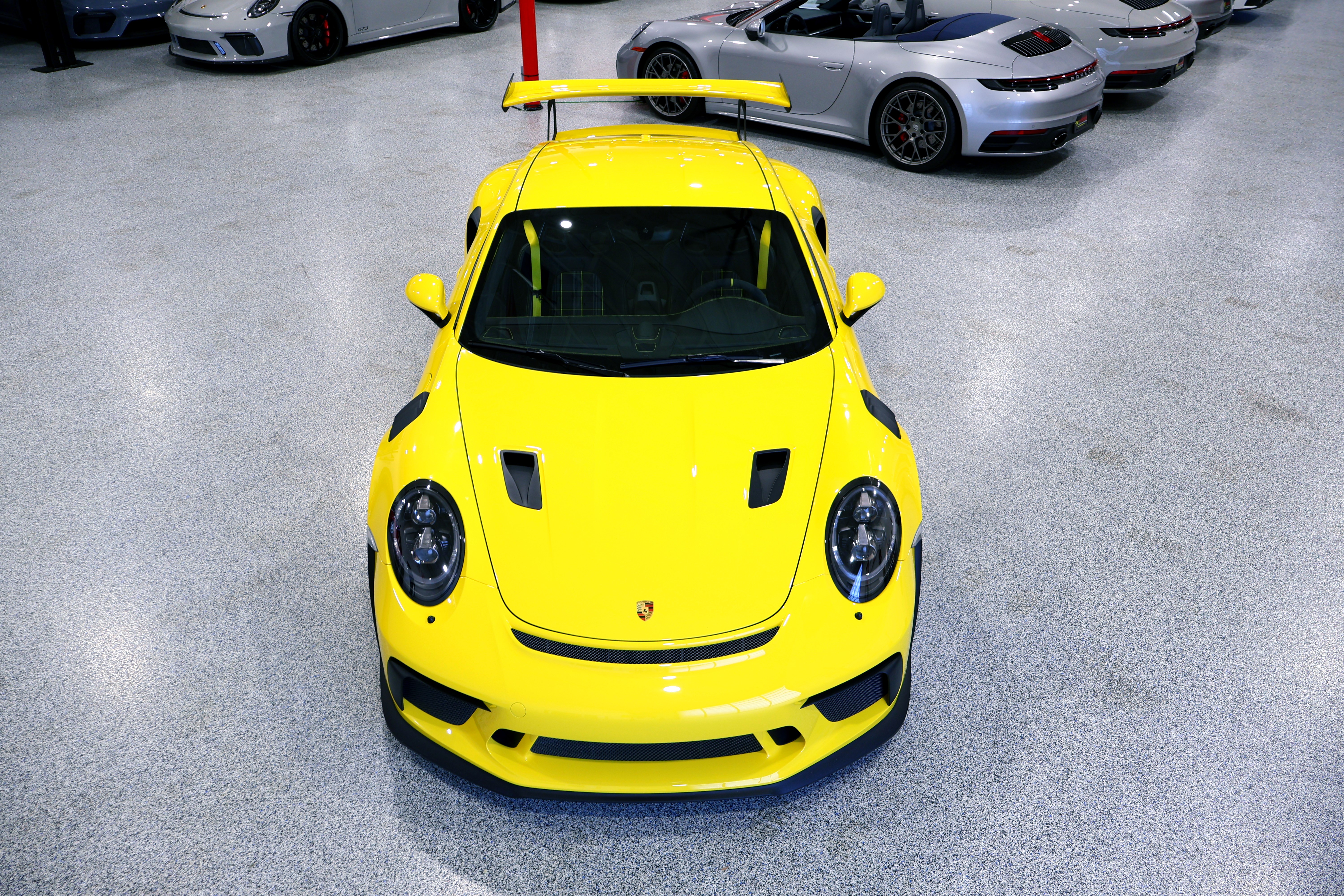 Used 2019 Porsche 911 GT3 RS RWD image 17