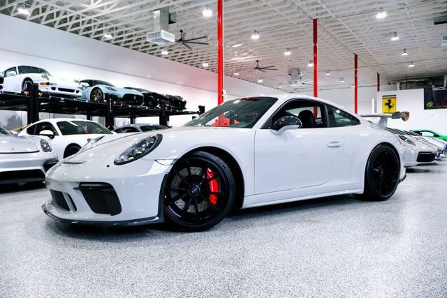 Used 2018 Porsche 911 GT3 RWD image 5