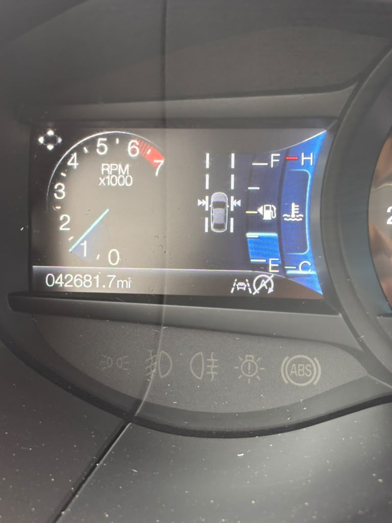 Used 2024 Ford Edge AWD image 9