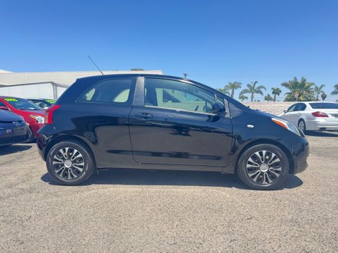 Used 2008 Toyota Yaris 2-Door Hatchback FWD image 9