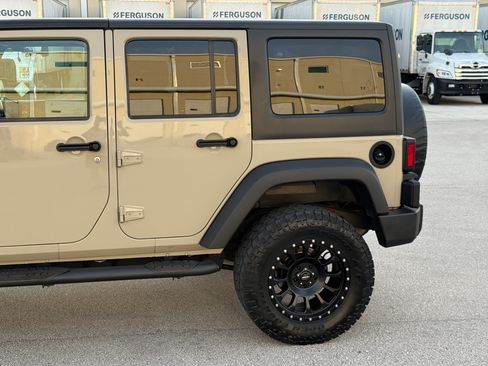 Used 2018 Jeep Wrangler Unlimited Sport S AWD/4WD image 30