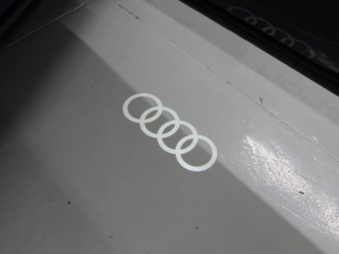 Used 2024 Audi Q4 e-tron Premium Plus image 41