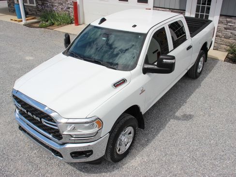 Used 2023 RAM 2500 4x4 Crew Cab Tradesman image 11