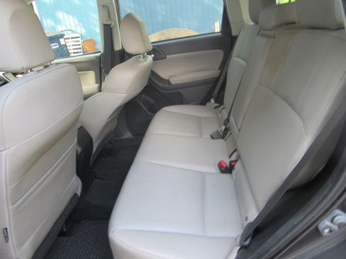 Used 2015 Subaru Forester 2.5i Limited AWD/4WD image 13