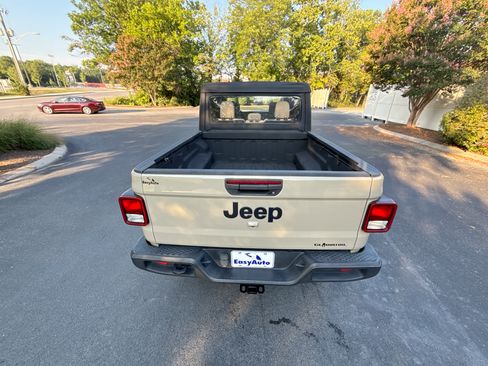 Used 2020 Jeep Gladiator Sport AWD/4WD image 4