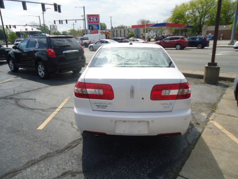 Used 2009 Lincoln MKZ AWD image 2