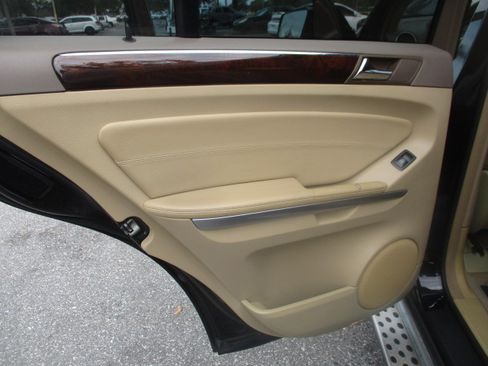 Used 2011 Mercedes-Benz ML 350 image 17