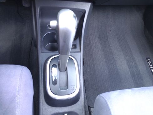 Used 2007 Nissan Versa S FWD image 18