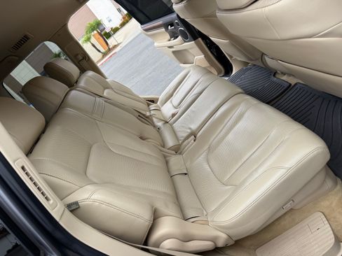 Used 2016 Lexus LX 570 image 32