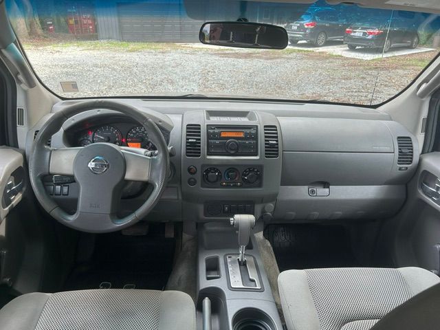 Used 2012 Nissan Frontier 2WD Crew Cab image 14