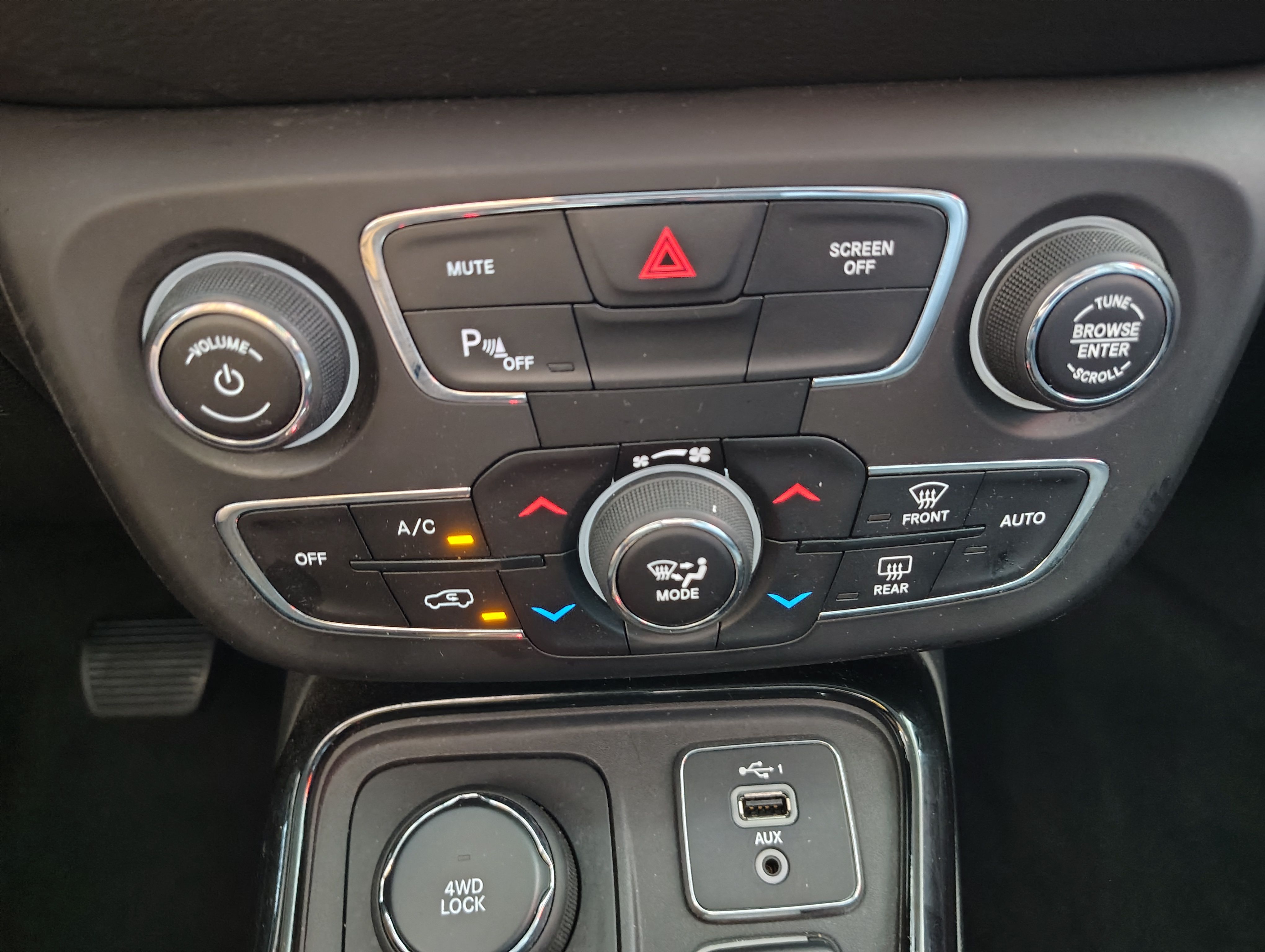 Used 2019 Jeep Compass 4WD Limited image 16
