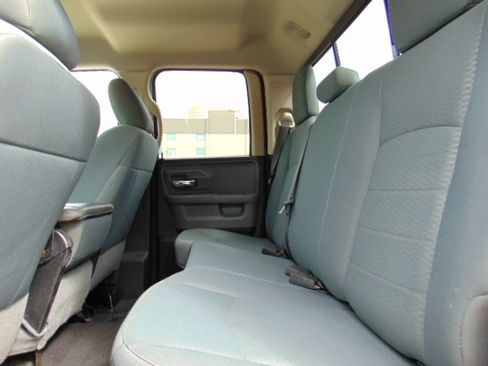 Used 2017 RAM 1500 SLT image 23