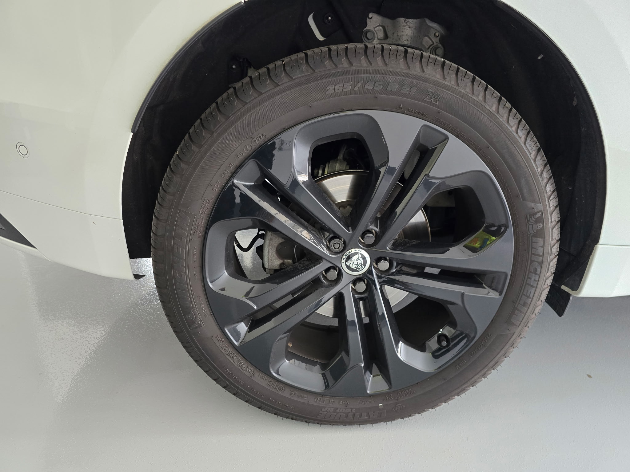 Used 2026 Jaguar F-PACE R-Dynamic S AWD/4WD image 23